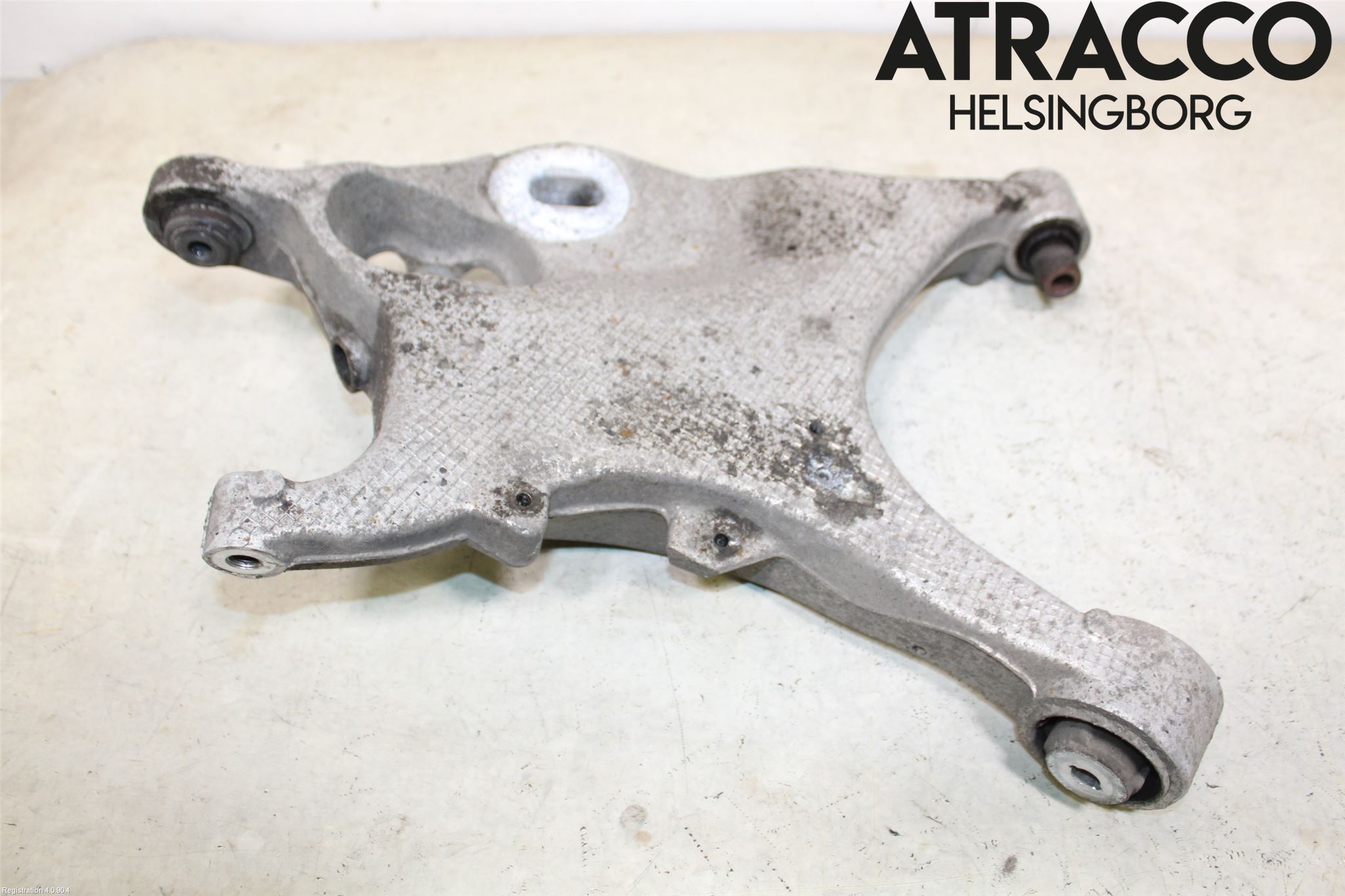 Volvo V90 17->> Bärarm Bak Höger