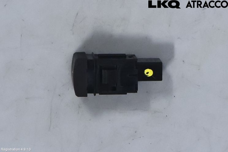 Toyota C-HR 24- Strömställare Baklucka