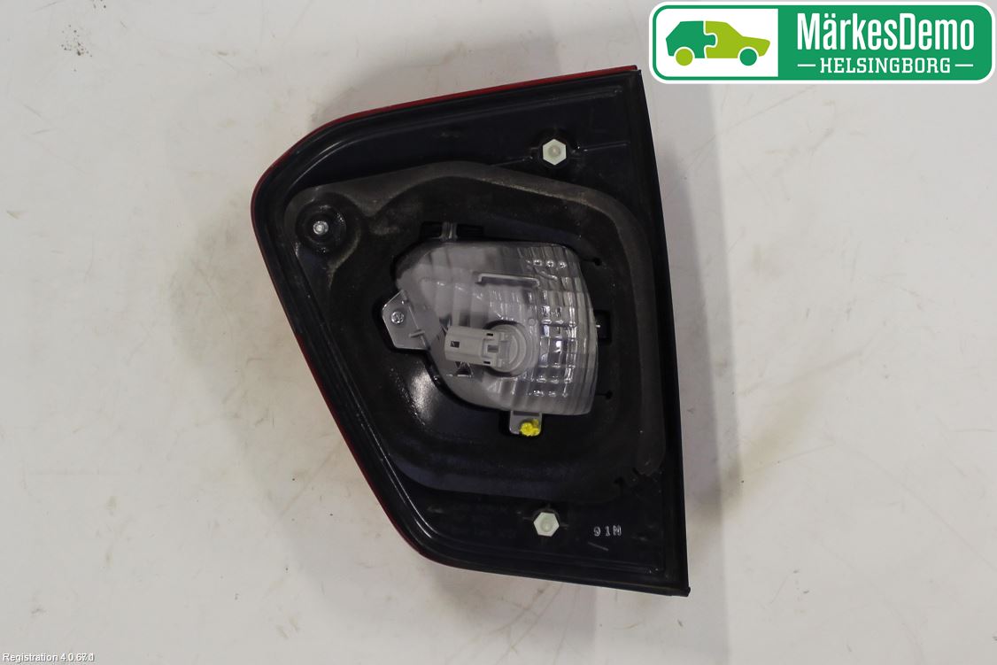 Suzuki IGNIS 01-20 Bakljus Lucka Vä