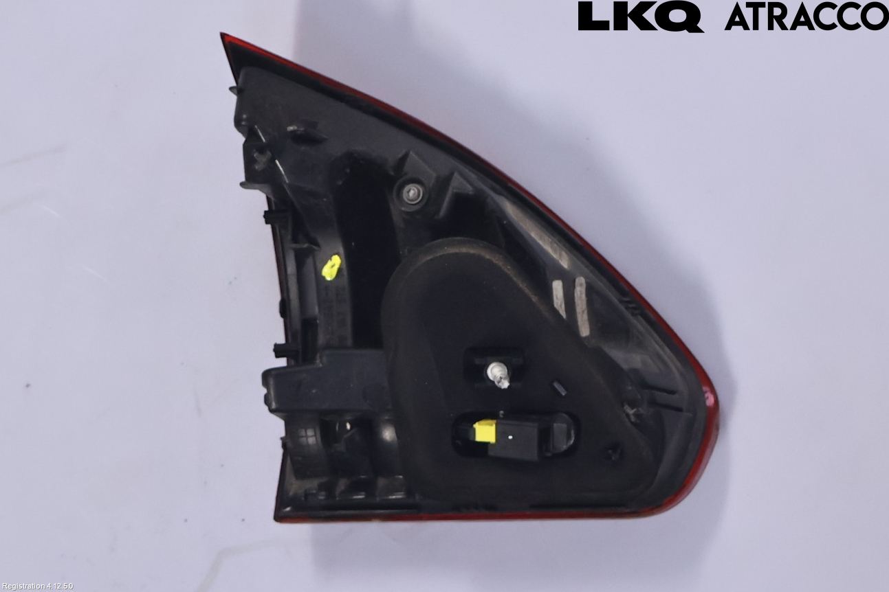 Peugeot 2008 13-20 Bakljus Lucka Hö
