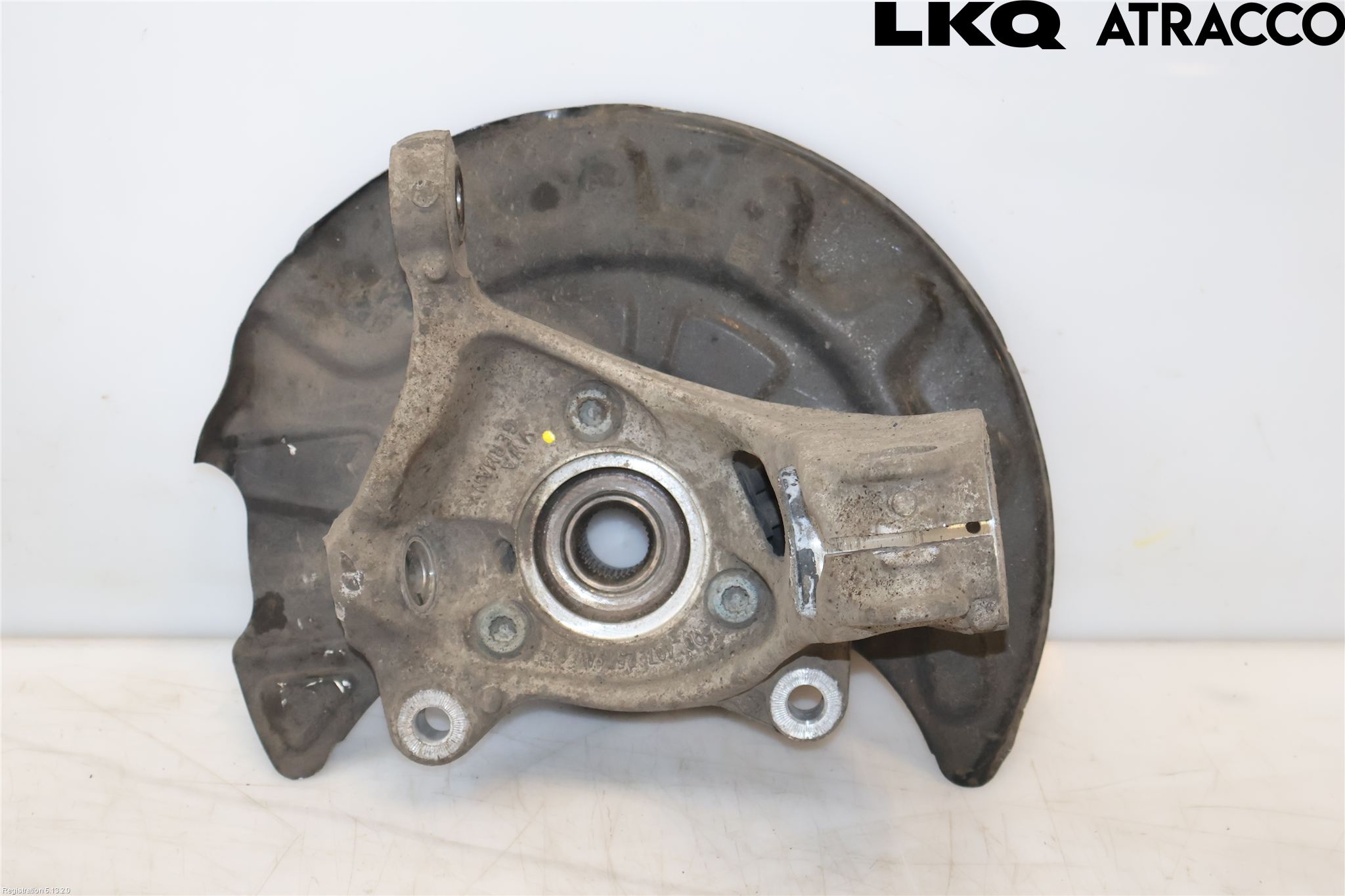 Volkswagen VW PASSAT 15-19 Styrspindel Lagerhus Vä