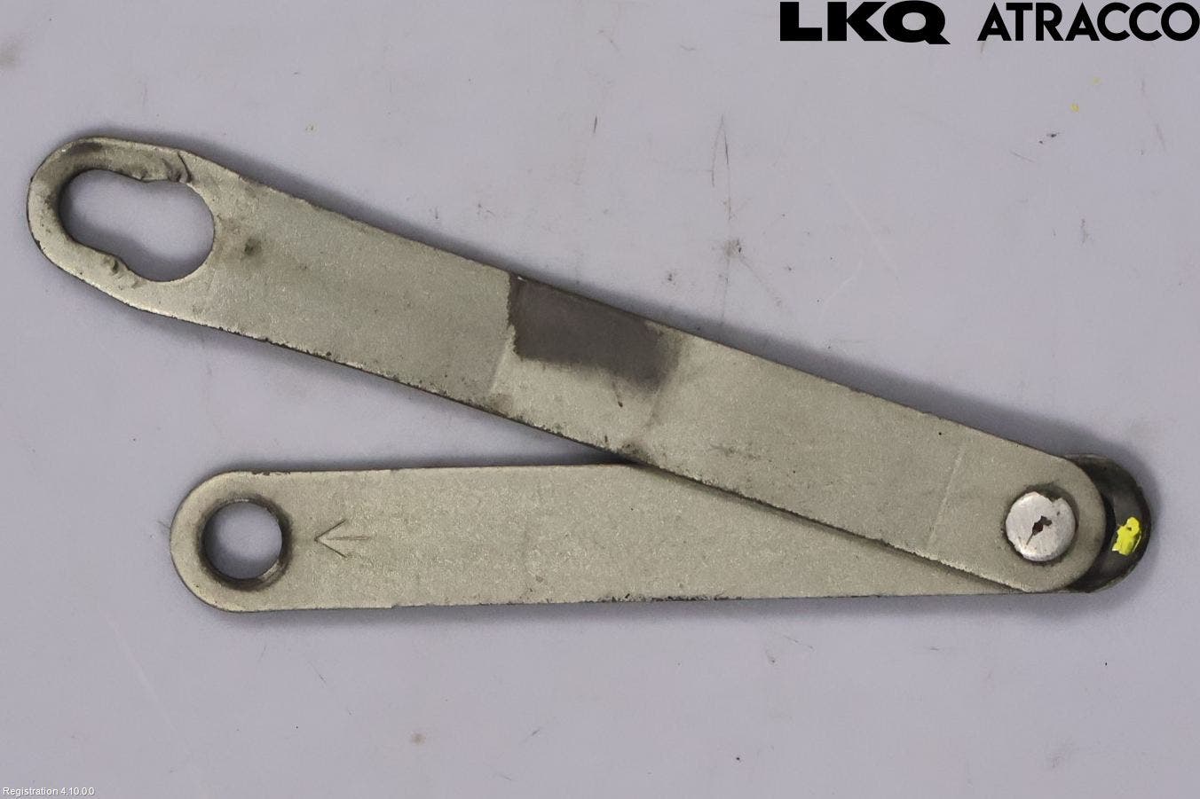 Toyota HILUX 16- Bakluckegångjärn Hö