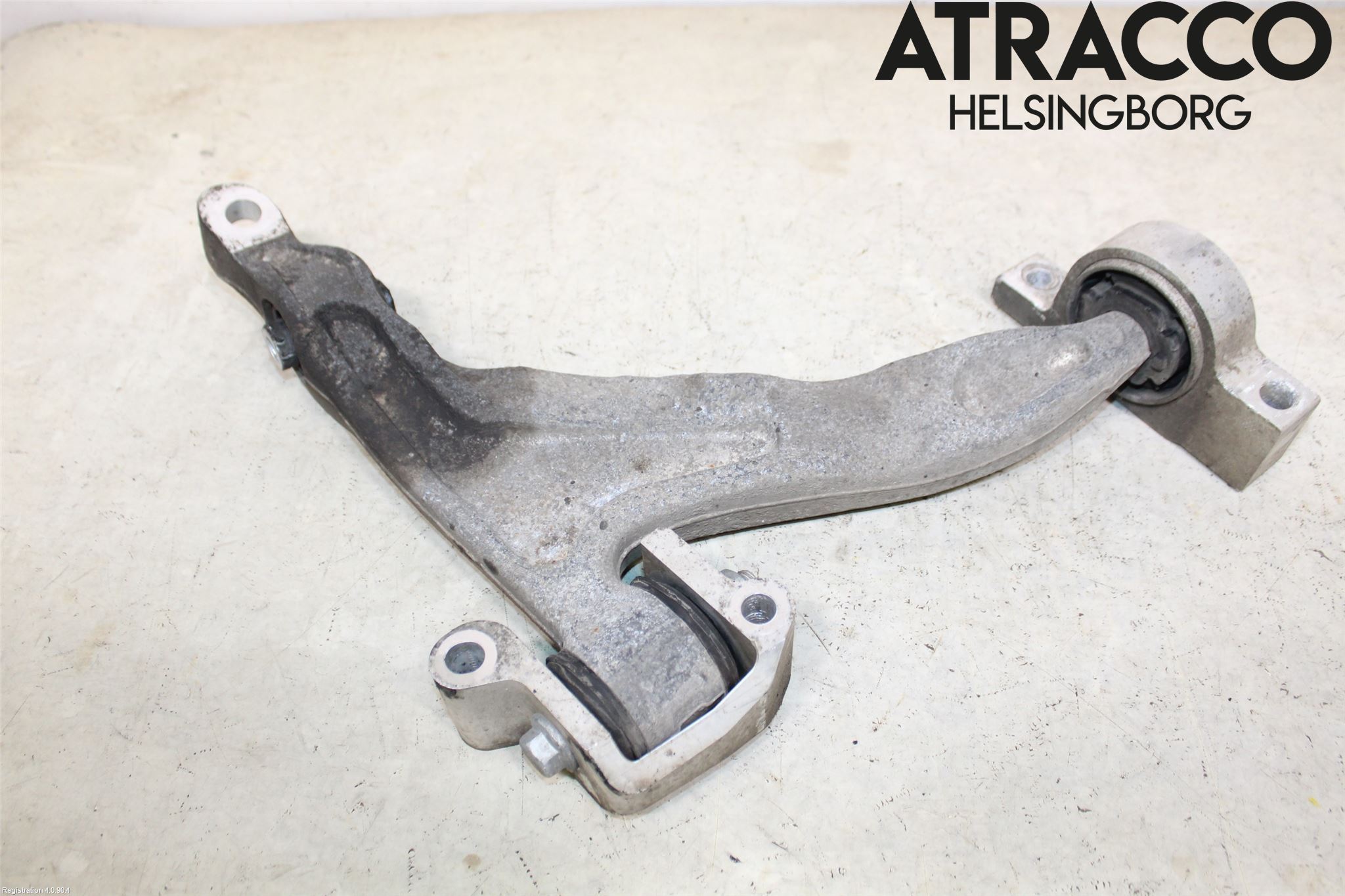 Volvo V90 17->> Bärarm Fram Undre Hö