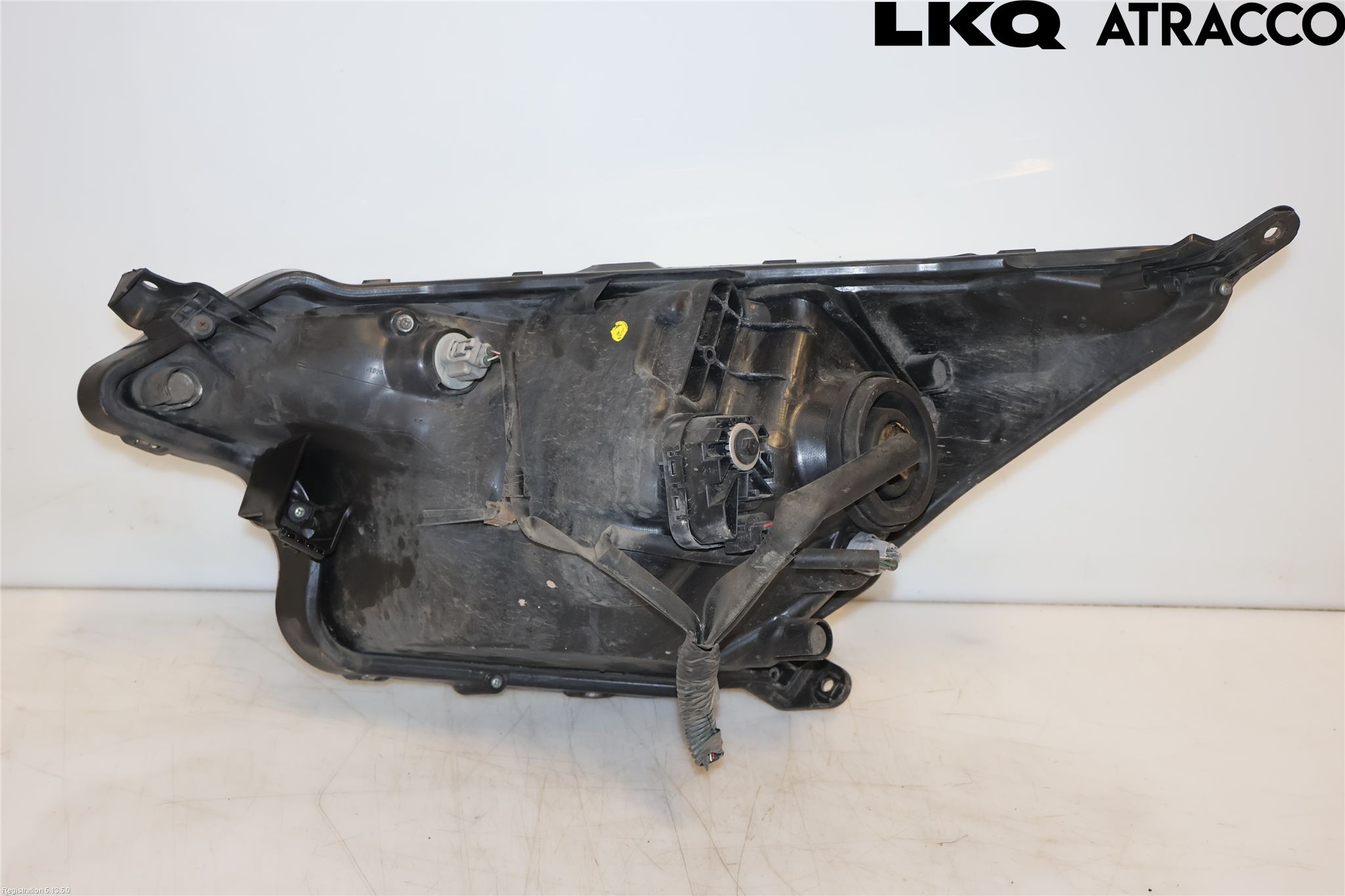 Toyota VERSO-S 11-16 Strålkastare Höger