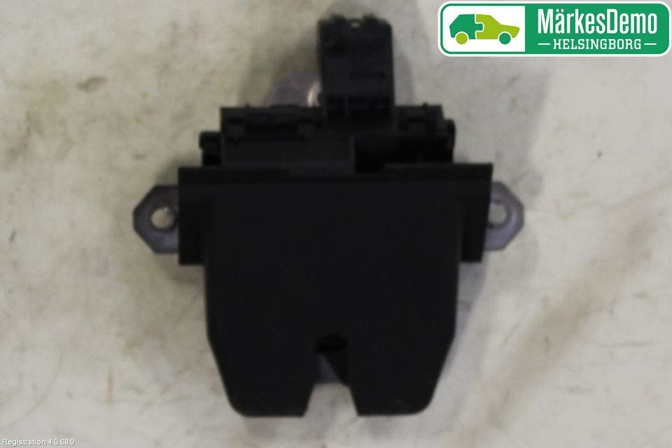 Volvo V40 12-19 Låskista Baklucka