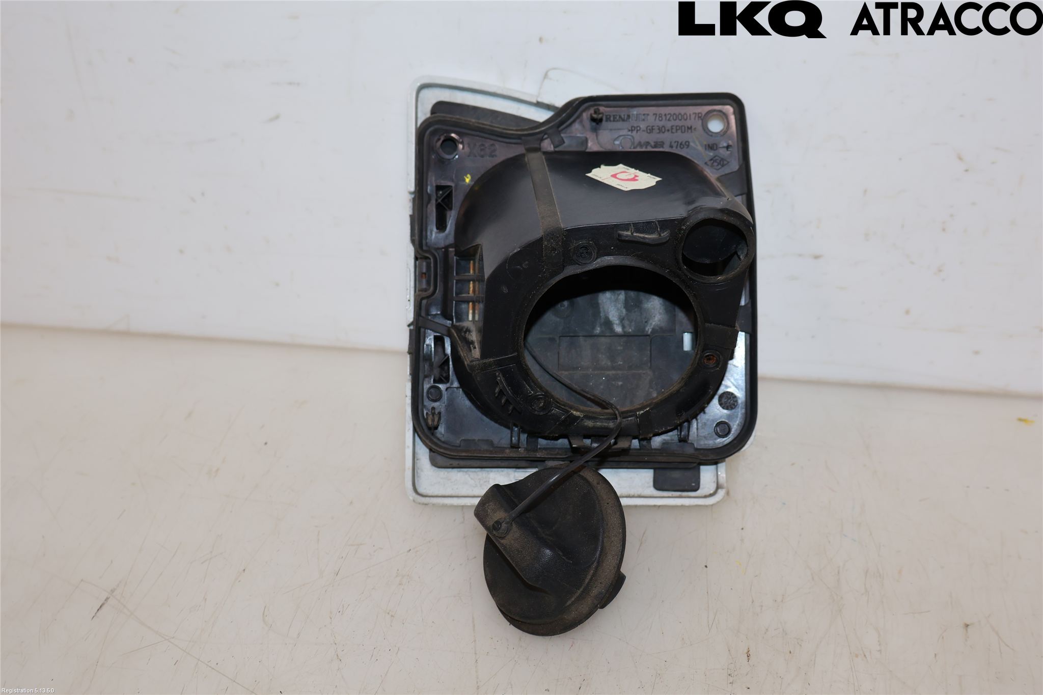 Nissan NV400 12-24 Tanklucka