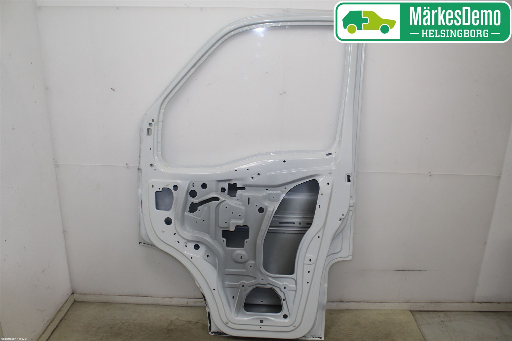 Nissan INTERSTAR 02-11 Dörr Fram Höger