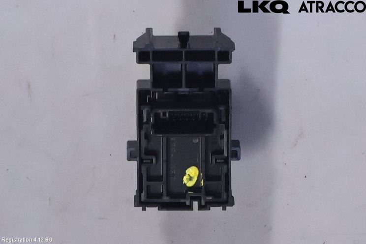 Toyota COROLLA CROSS XG10 22- Strömställare Elhiss