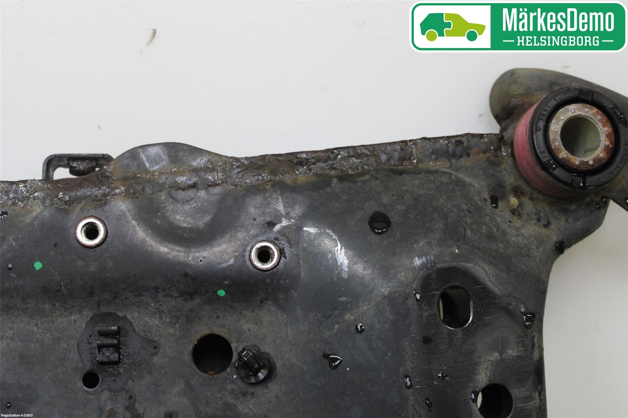 Ford KUGA 13-16 Framvagnsbalk