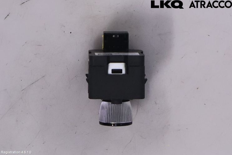 Audi A6 F2/C8 19- Strömställare Spegel