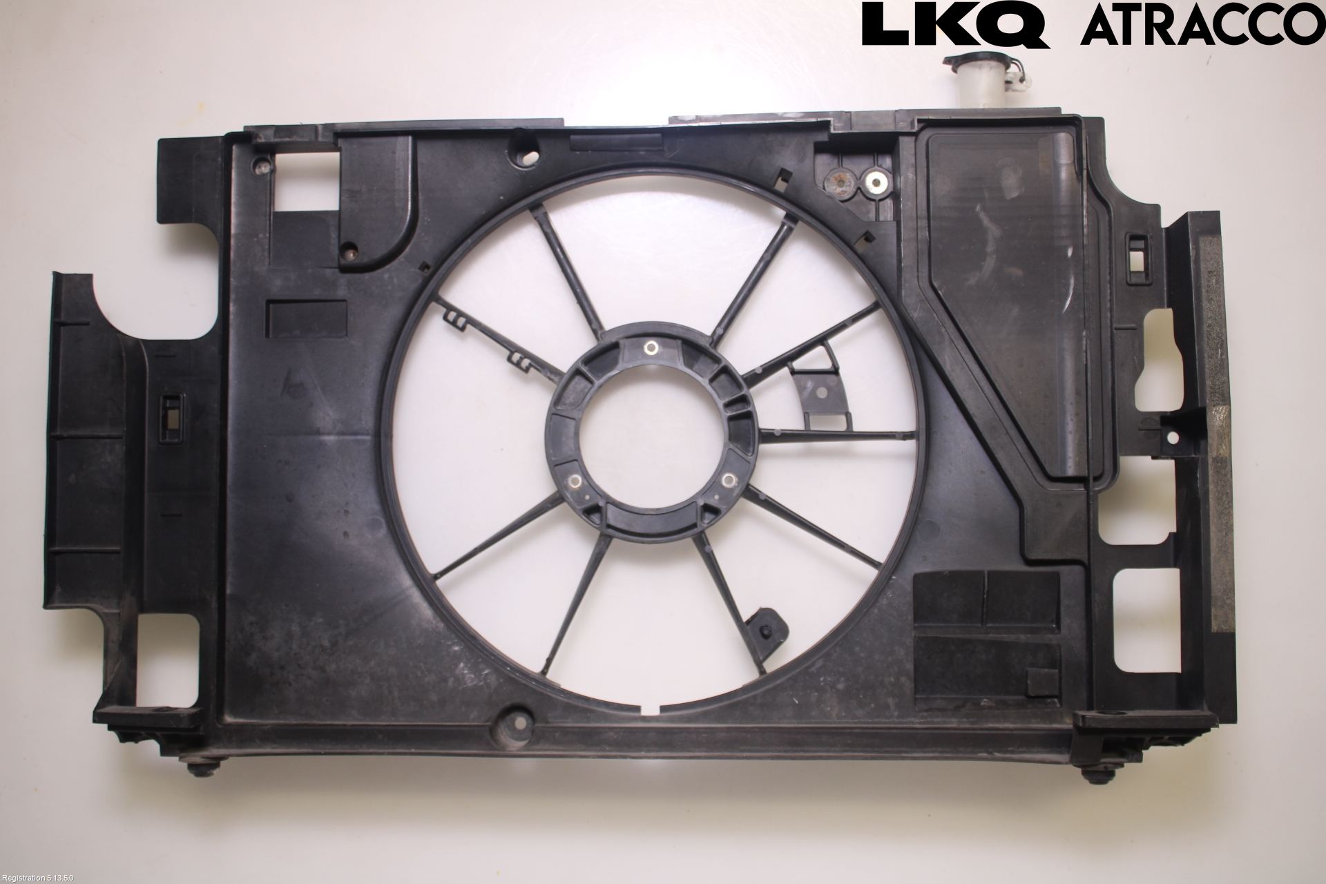 Toyota YARIS XP130 15-20 Kylfläktkåpa