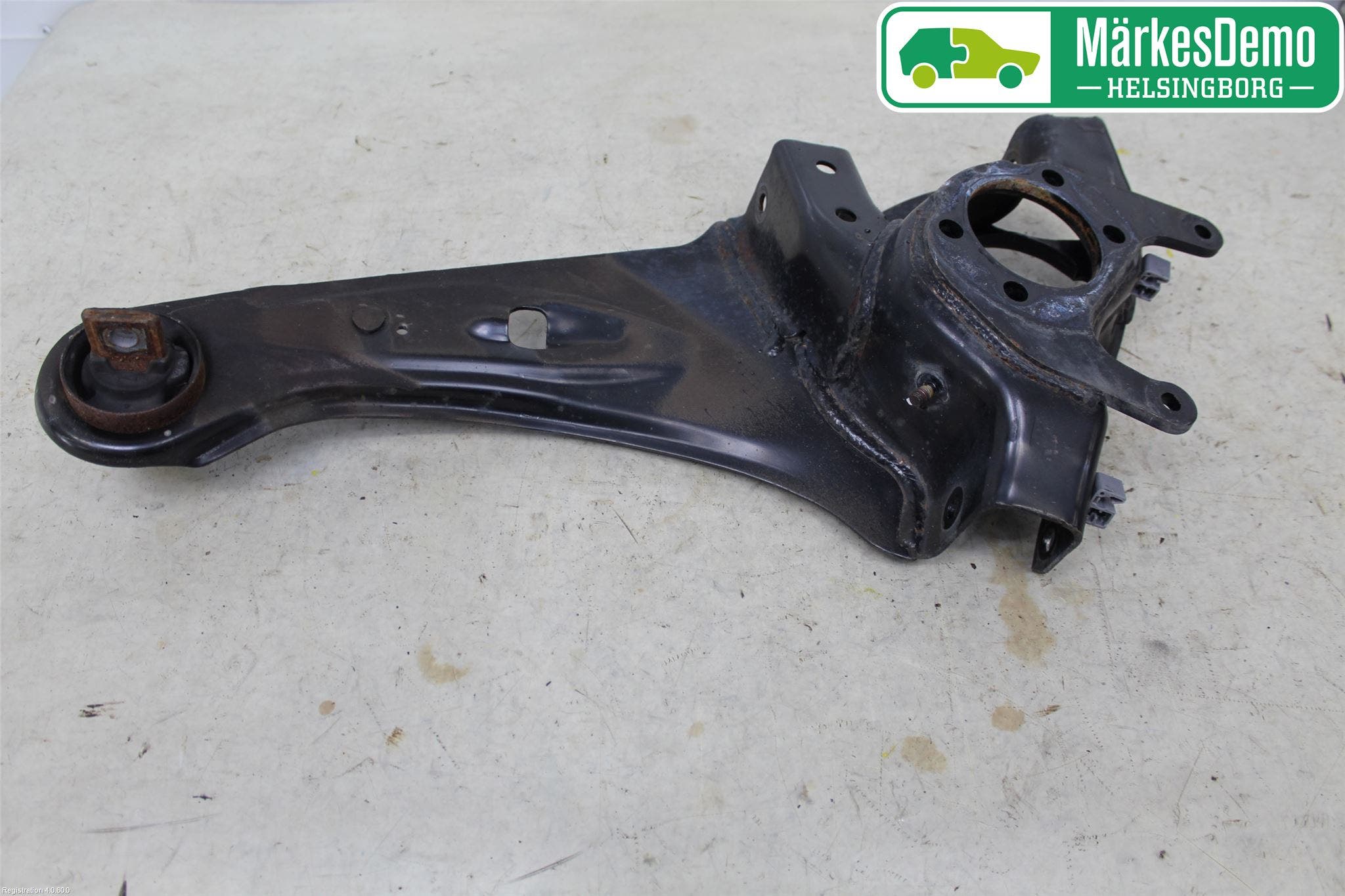 Mitsubishi ECLIPS CROSS Bärarm Bak Höger