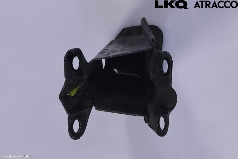 Volvo V70 08-13 Kylarfäste-Ram-Balk