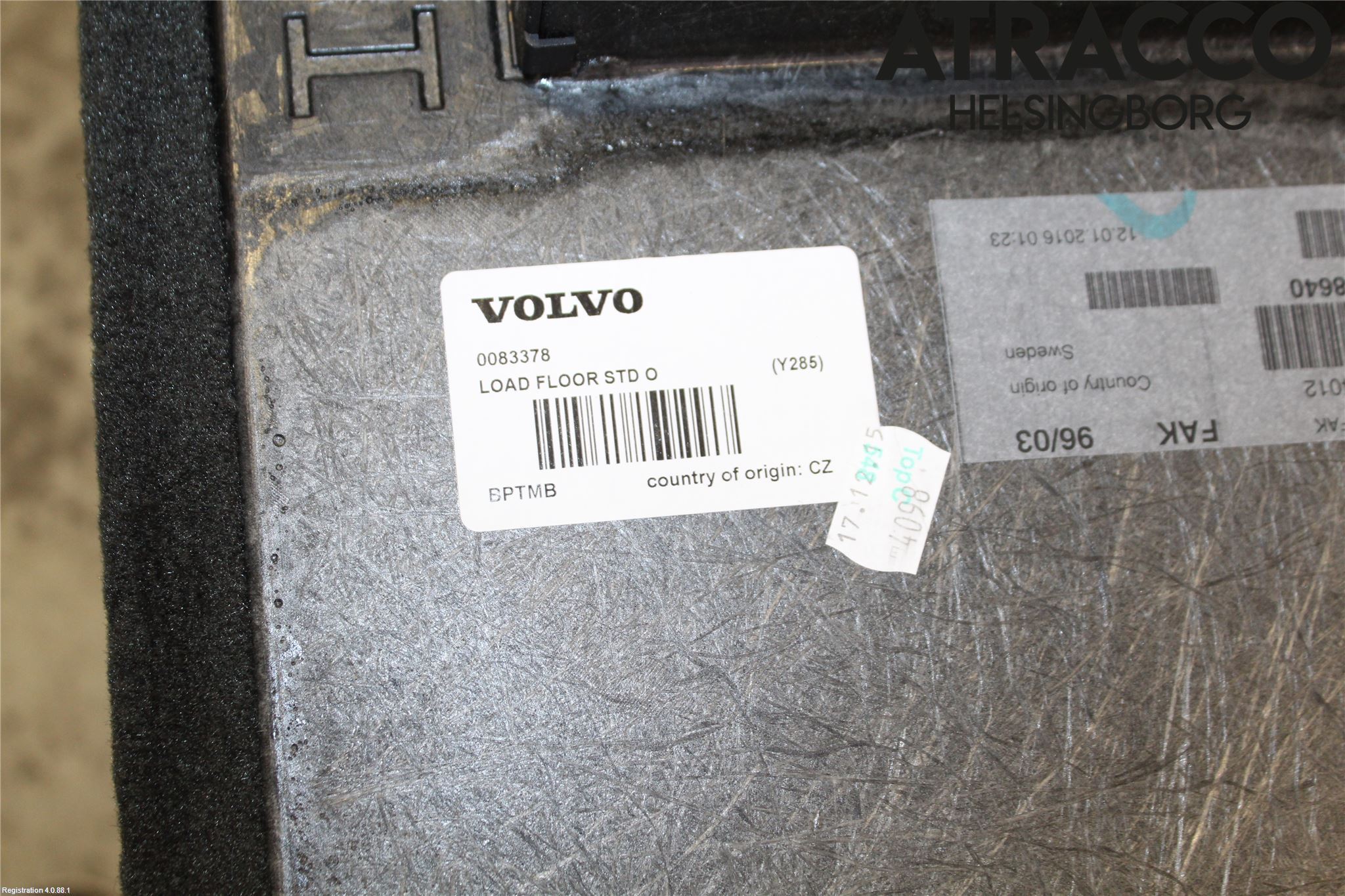 Volvo XC70 14-16 Inrbagagerumklädsel-Golv