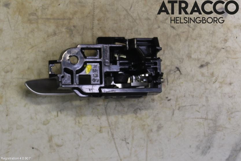 Toyota C-HR 16-23 Dörrhandtag Inre Vä