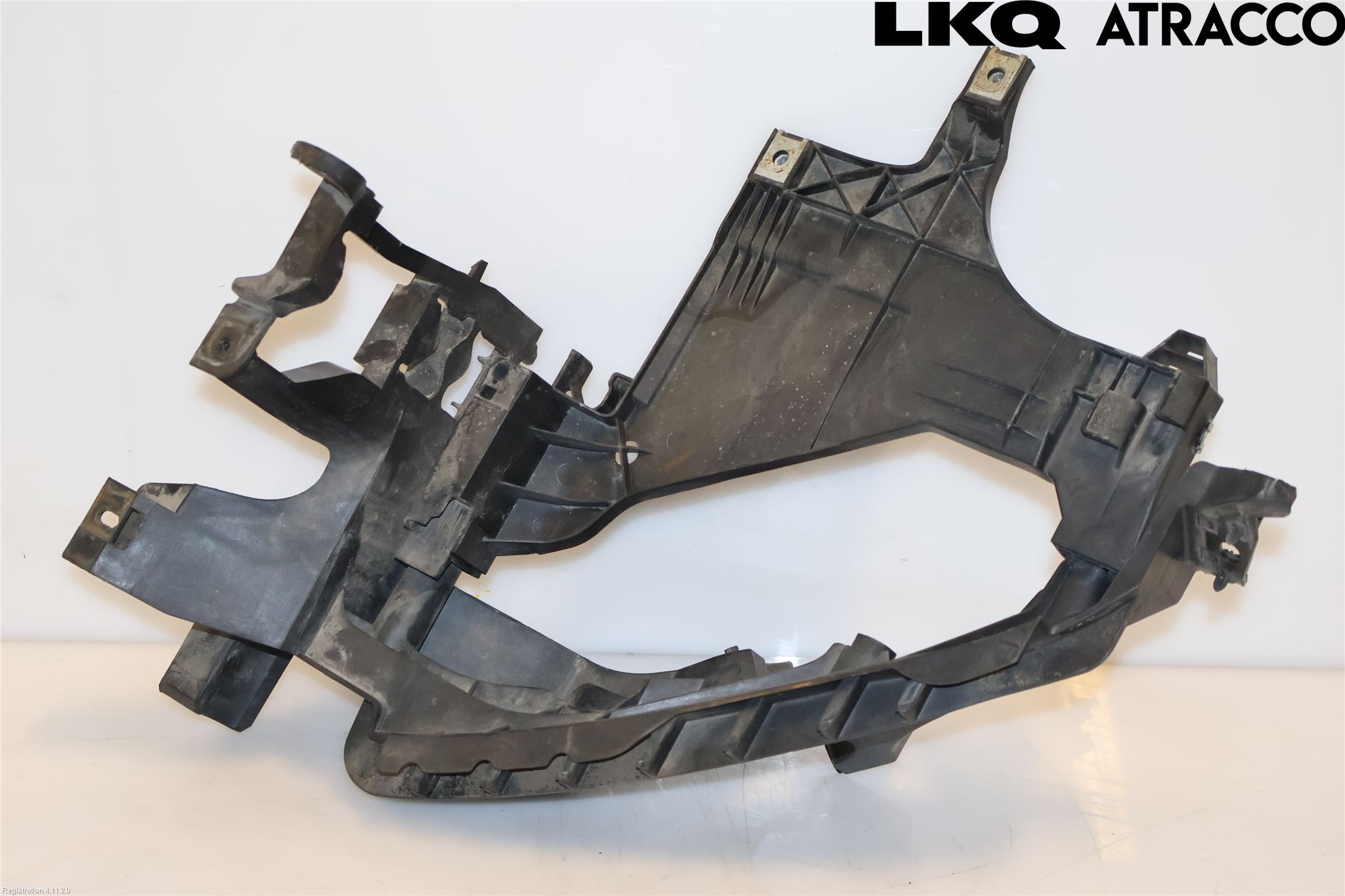 Audi A4 12-15 Strålkast Fästsarg