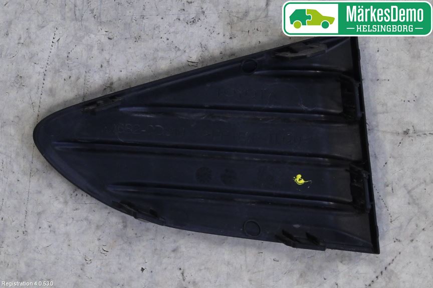Toyota YARIS XP130 15-20 Grilldel Vänster