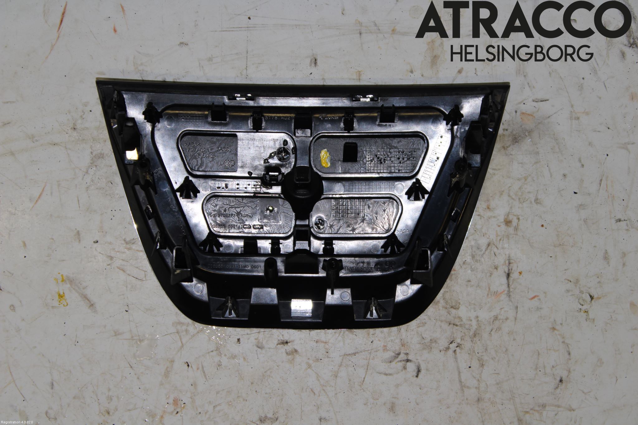 Peugeot 3008 09-16 Emblem