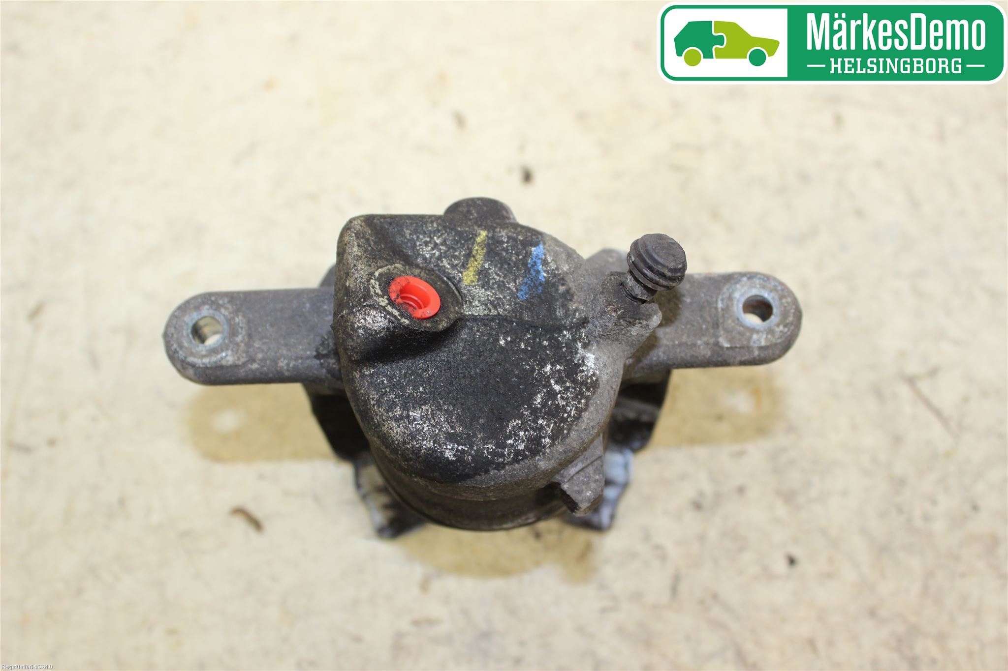 Renault CAPTUR 13-19 Bromsok Fram Höger