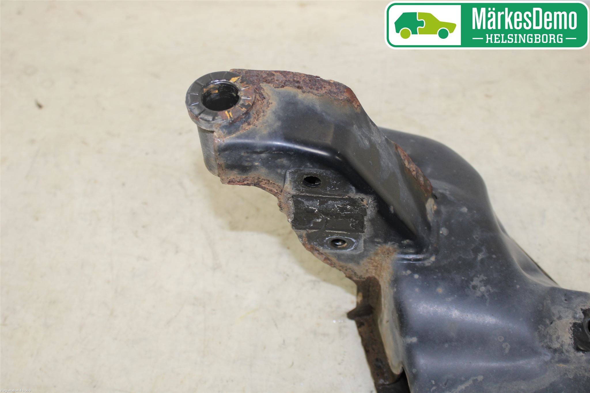 Volkswagen VW POLO 10-17 Framvagnsbalk