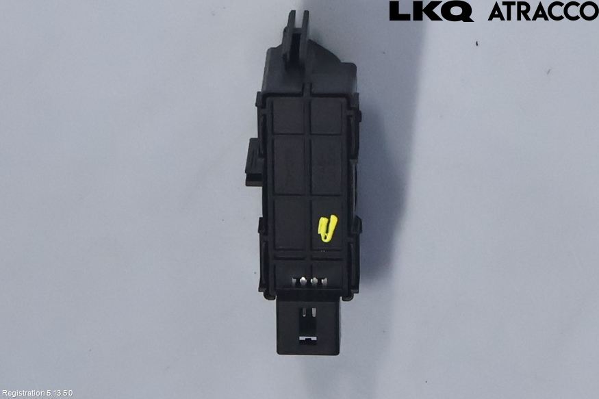 Toyota bZ4X EA10 22- Strömställare Stolminne