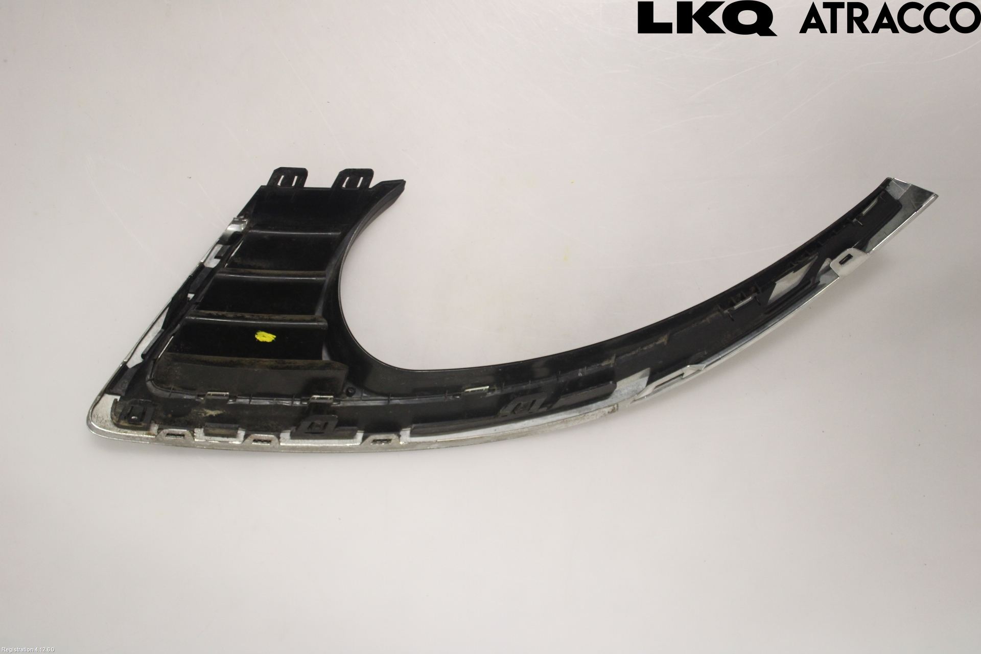 Saab 9-5     06-10 Strålkastarsarg Höger