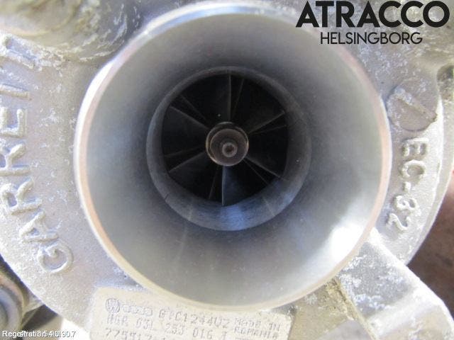 Volkswagen VW CADDY 11-15 Turboaggregat