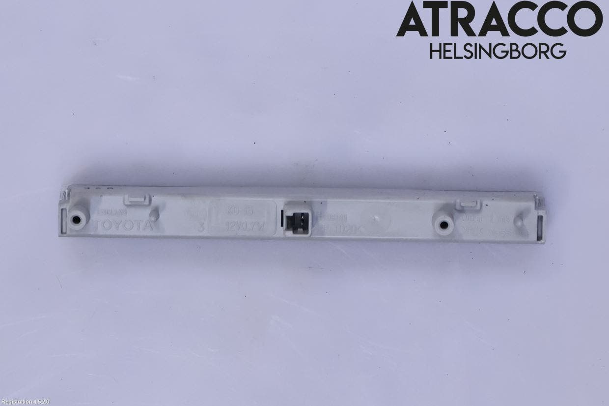 Toyota YARIS XP21 20- Bromsljus Bakruta