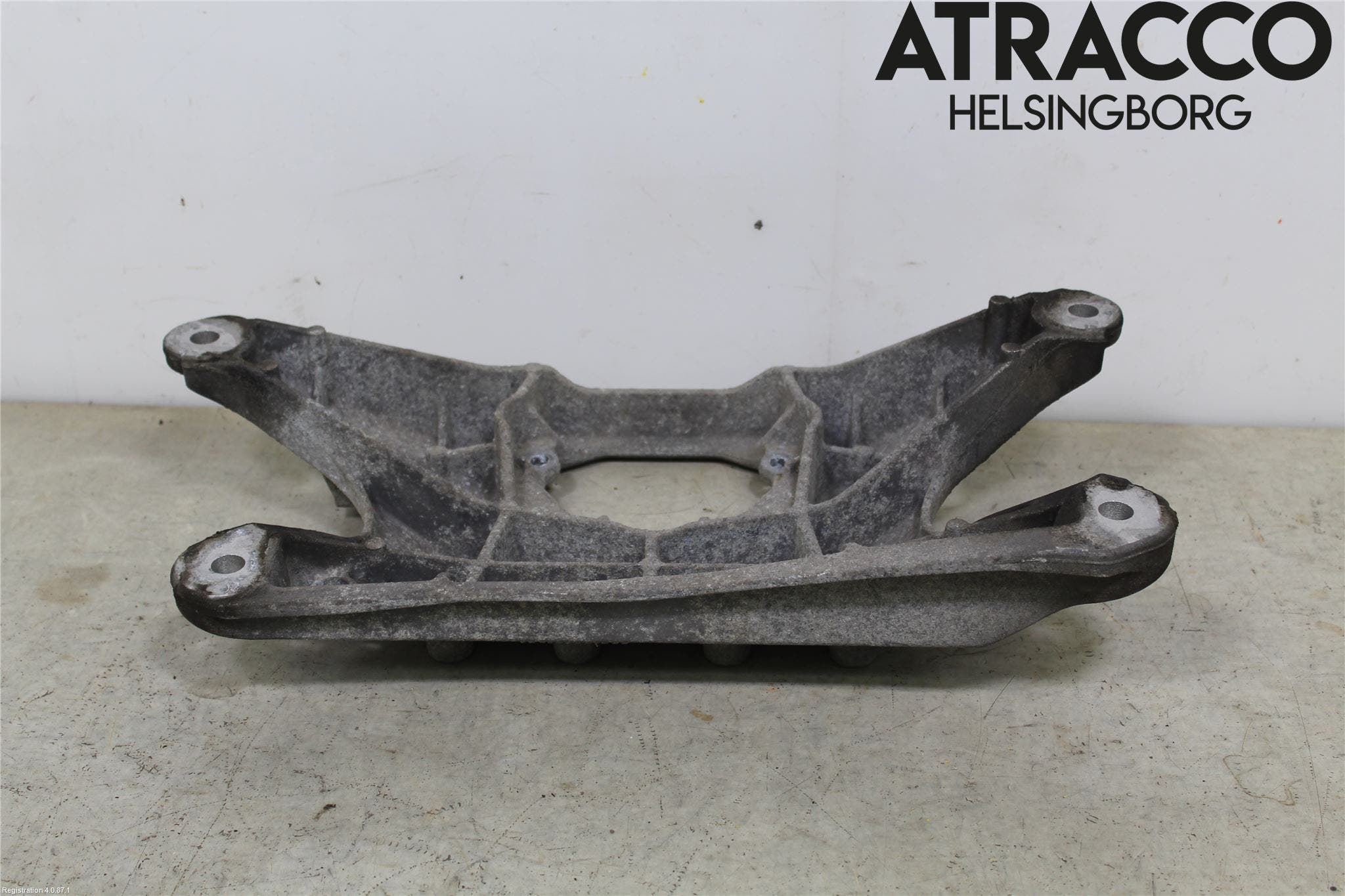 Audi A5 07-16 Växellådsbalk