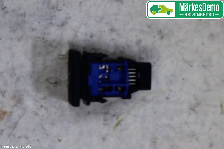 Toyota RAV4 13-18 Strömställare Övrigt