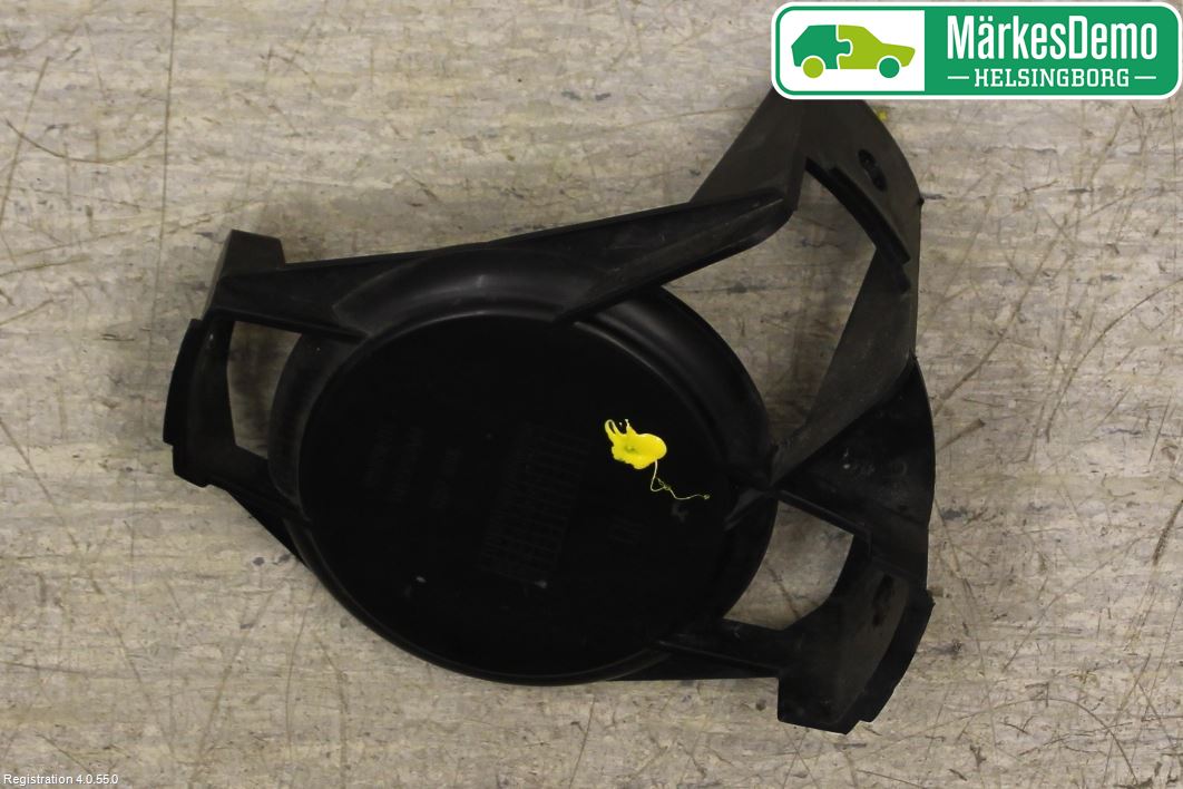 Nissan NOTE E11 06-14 Grilldel Vänster