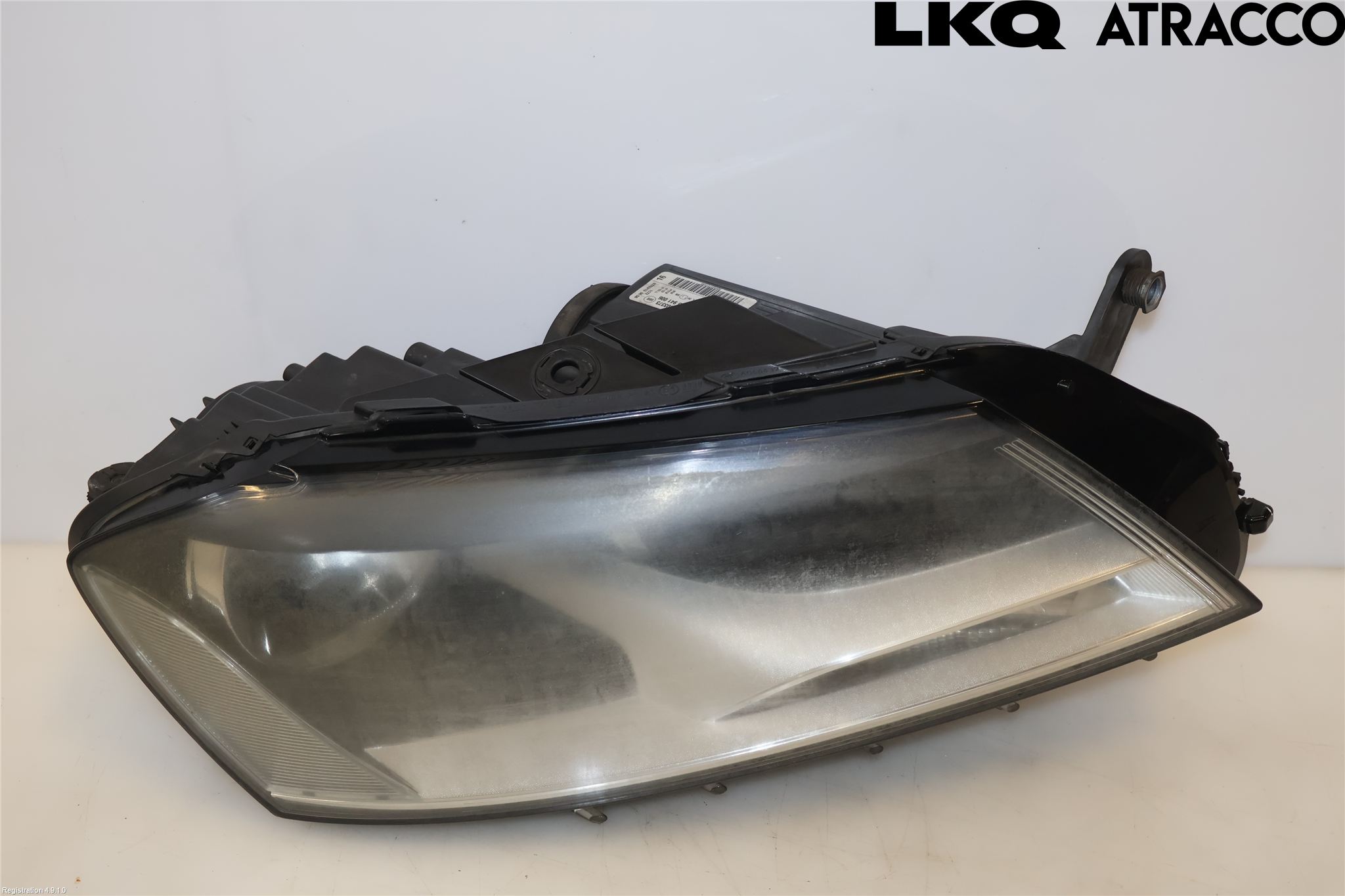 Volkswagen VW PASSAT 11-14 Strålkastare Höger