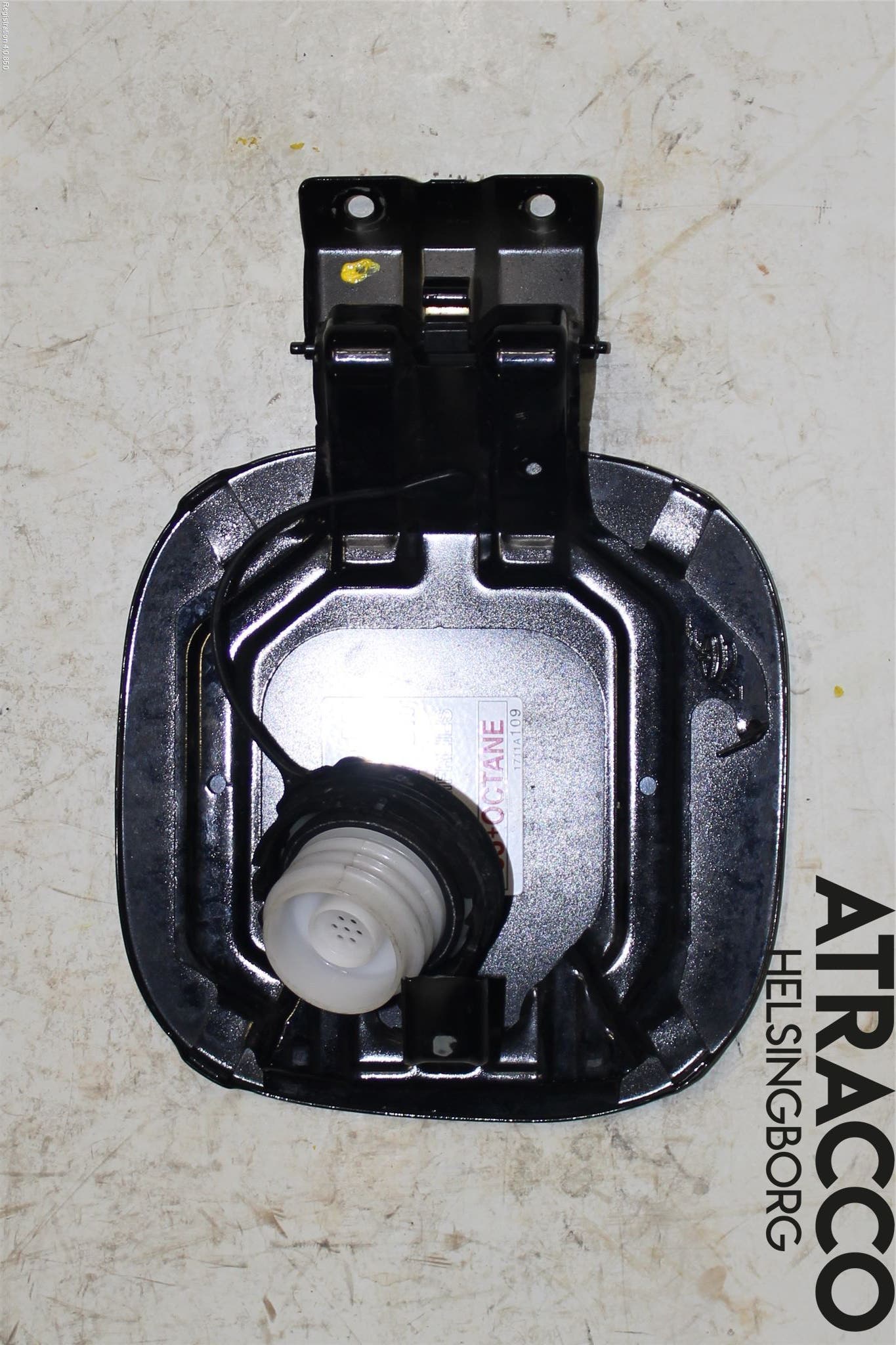 Mitsubishi OUTLANDER 13-21 Tanklucka