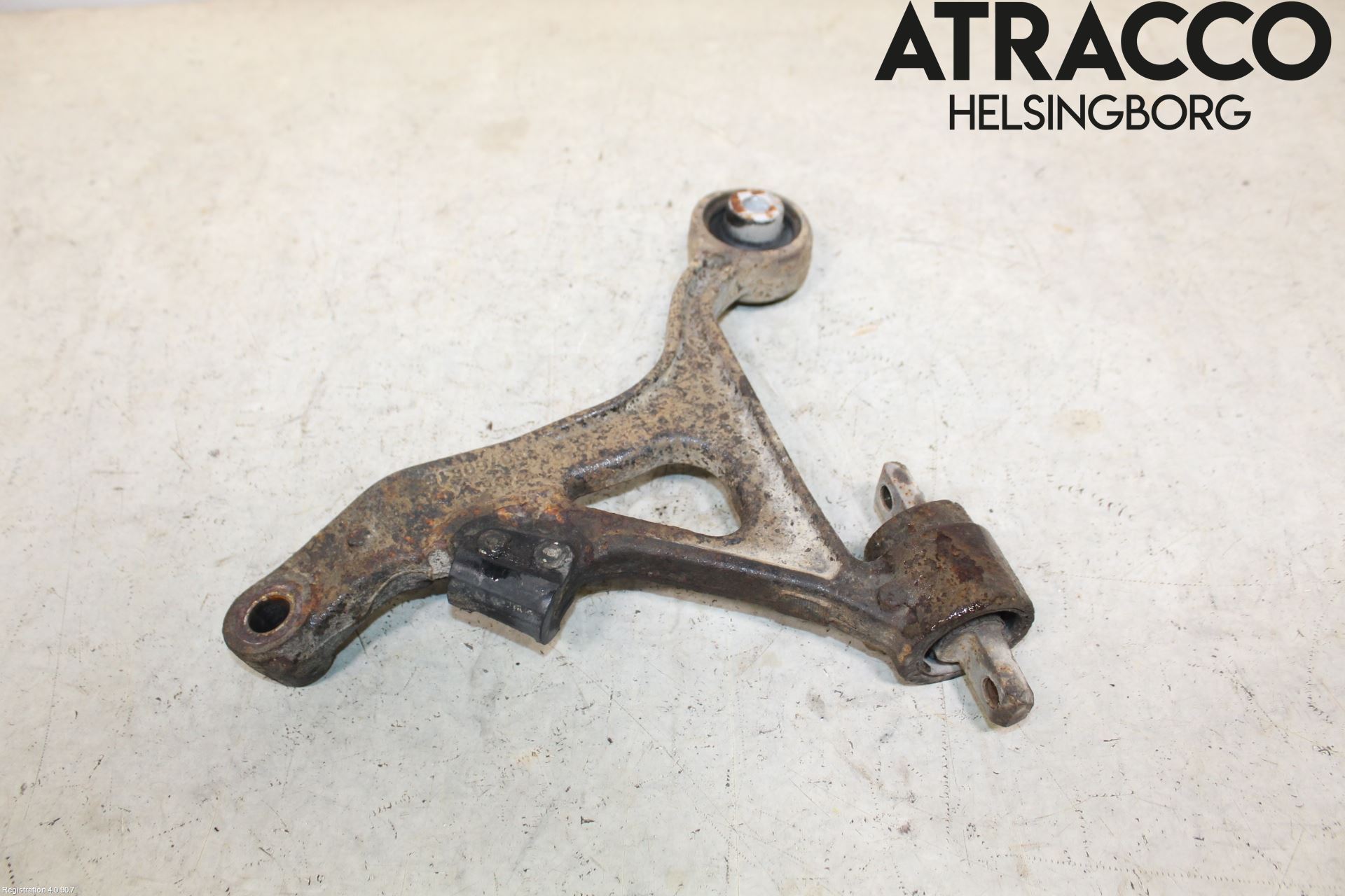 Volvo S60 05-10 Bärarm Fram Undre Hö