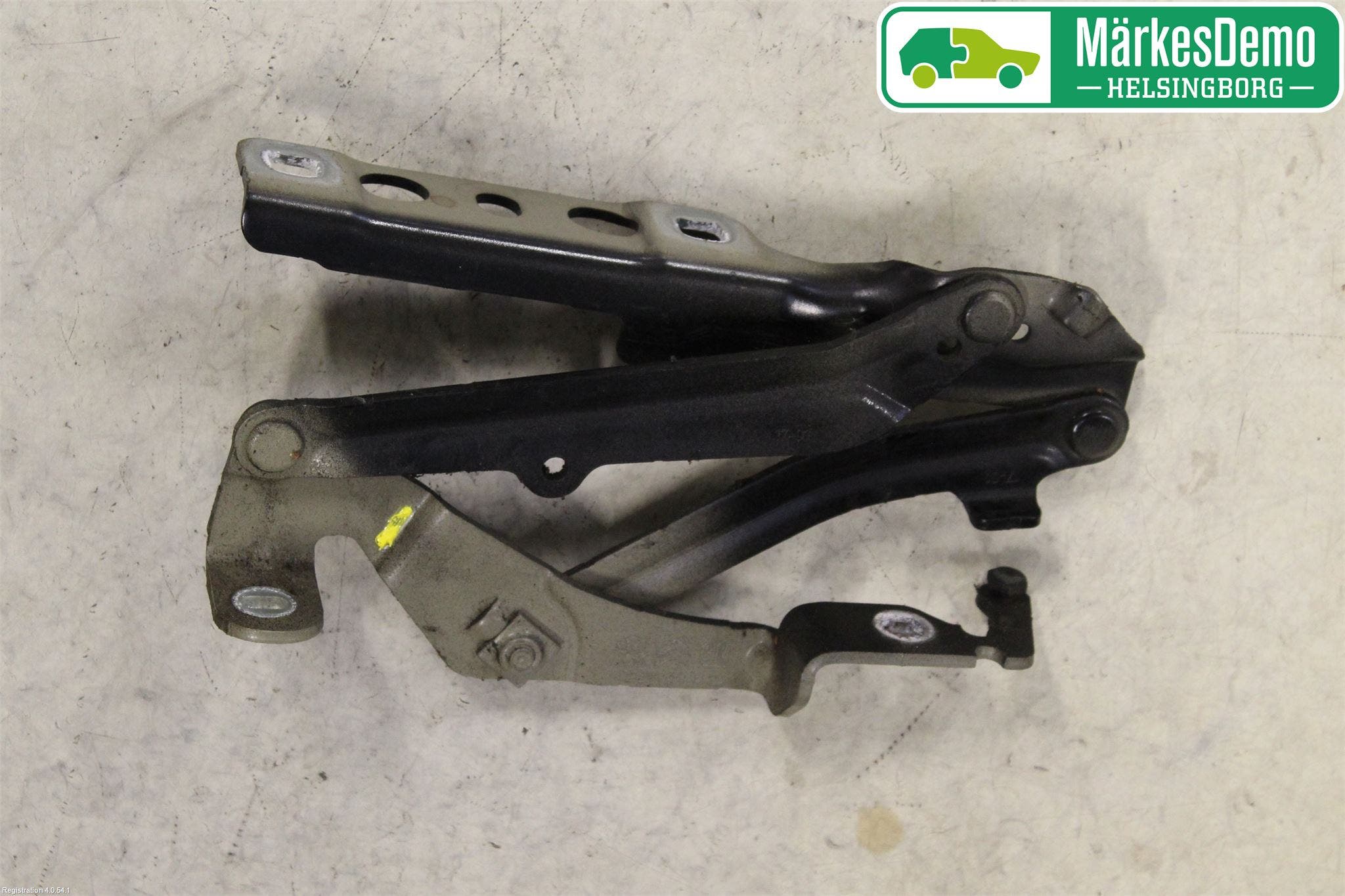 Peugeot 3008 17-24 Huvgångjärn