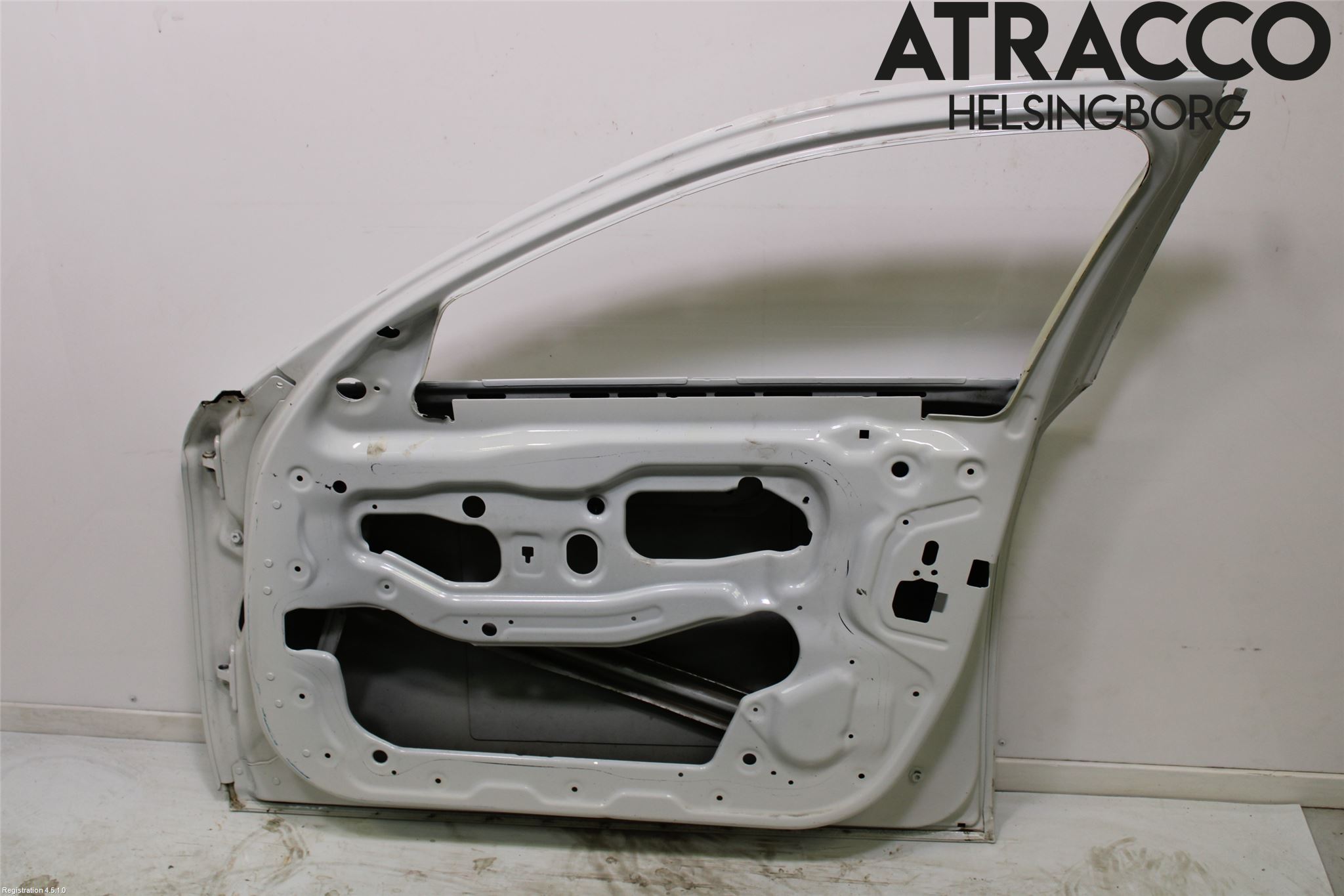 BMW 5 F10/F11/F18 09-17 Dörr Fram Höger