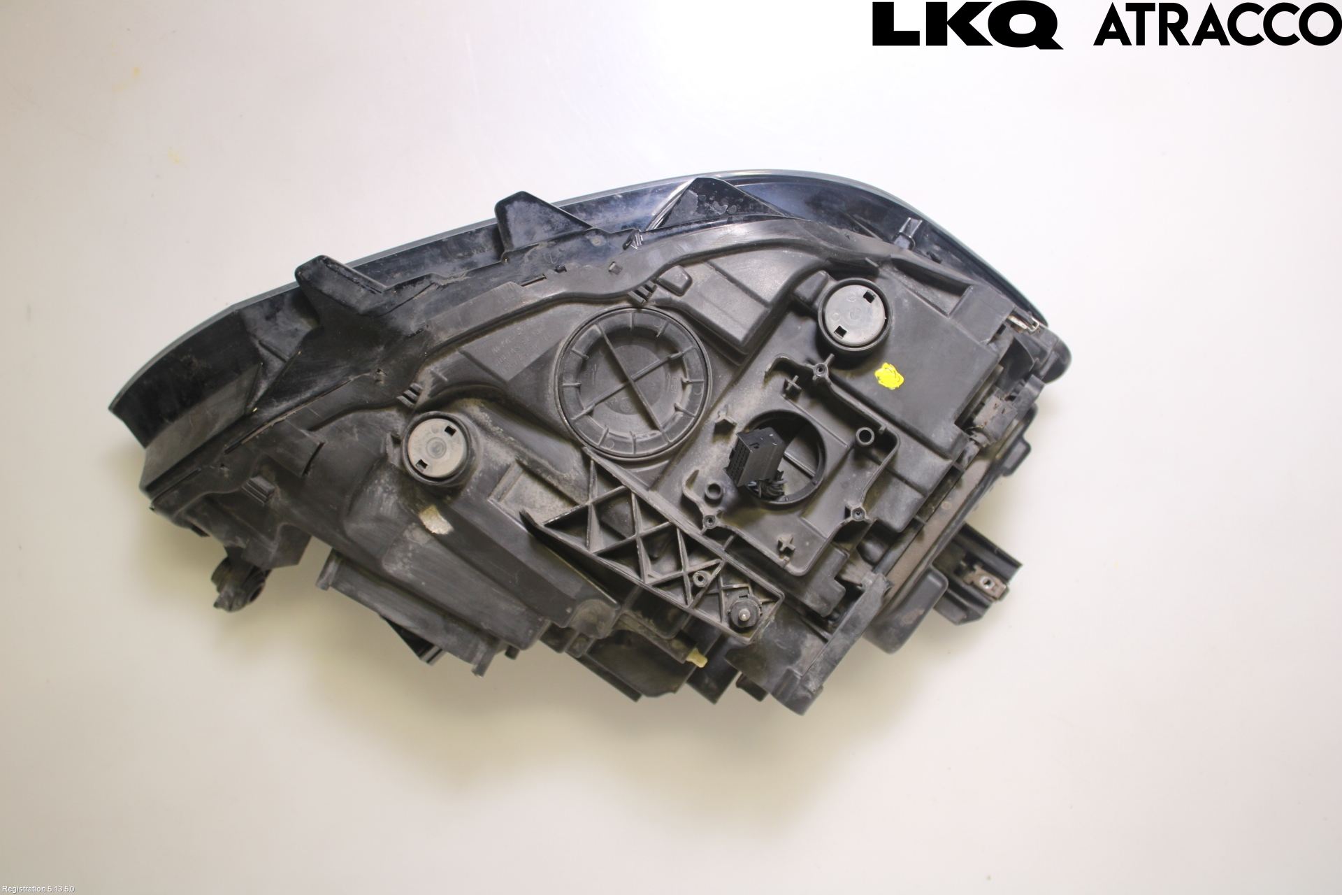 Volkswagen VW PASSAT 15-19 Strålkastare Vänster