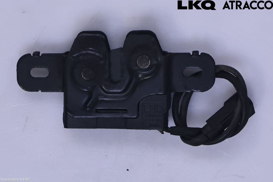 Volvo XC70 08-13 Huvlås