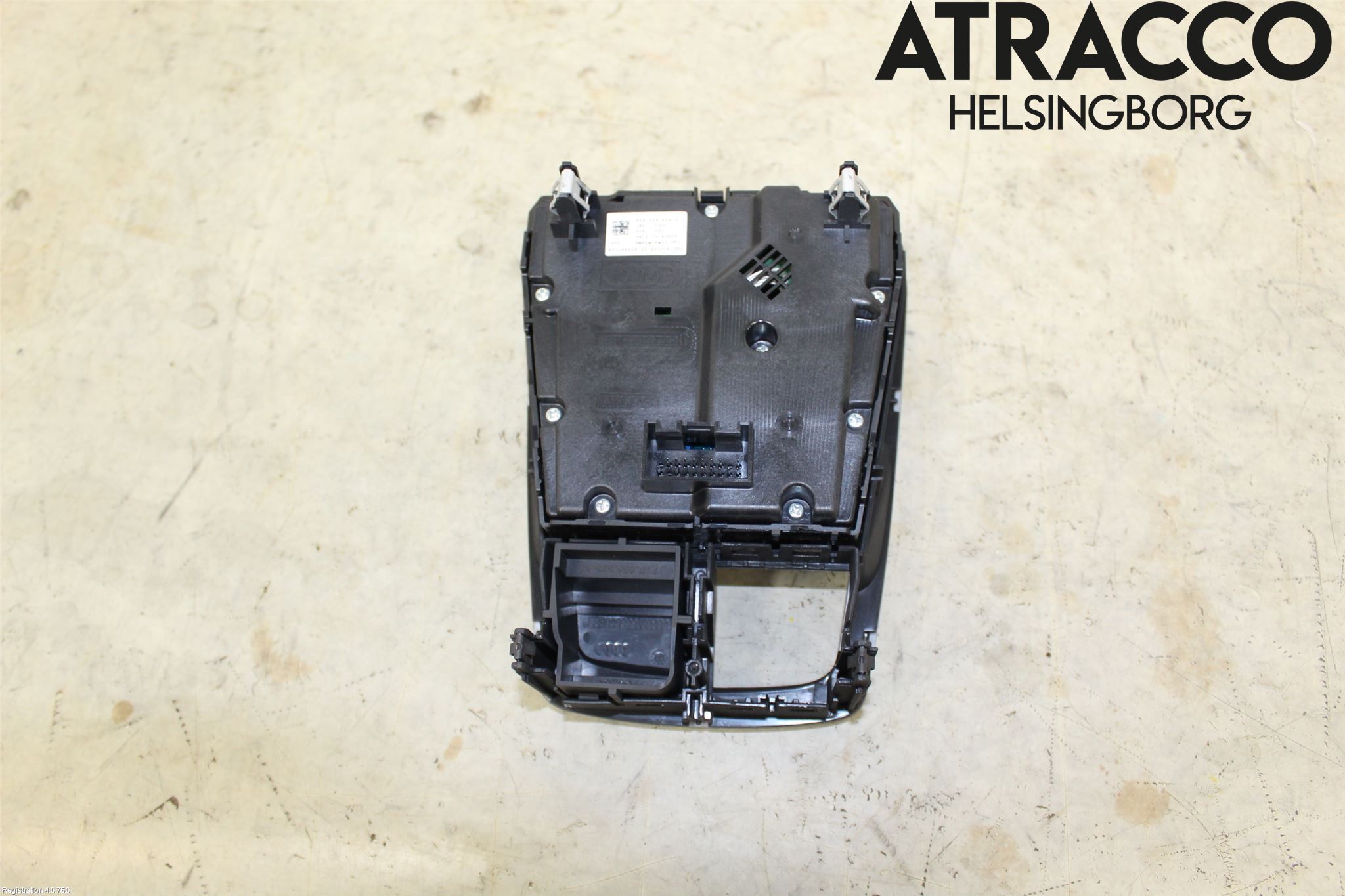 Audi Q2/SQ2 17- Strömställare Färddator