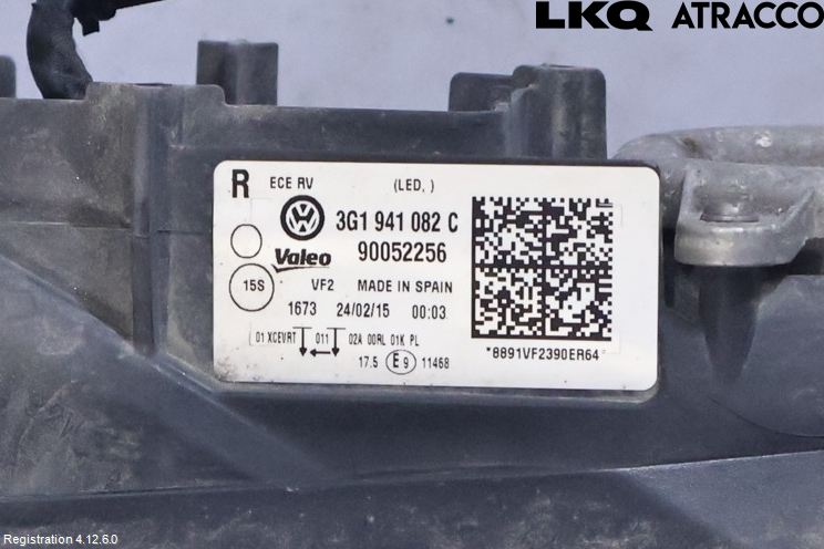 Volkswagen VW PASSAT 15-19 Strålkastare Höger