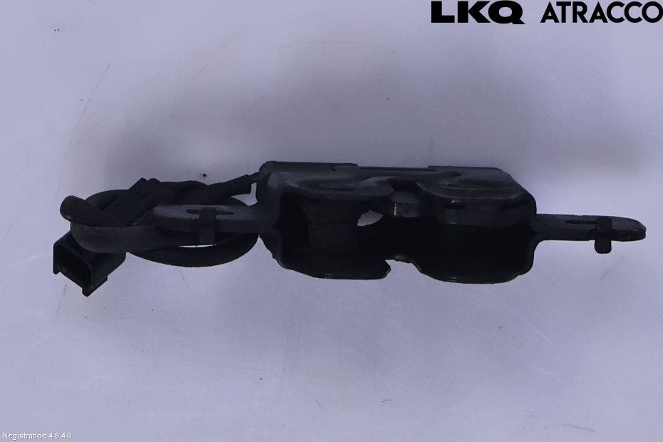 Volvo XC70 08-13 Huvlås