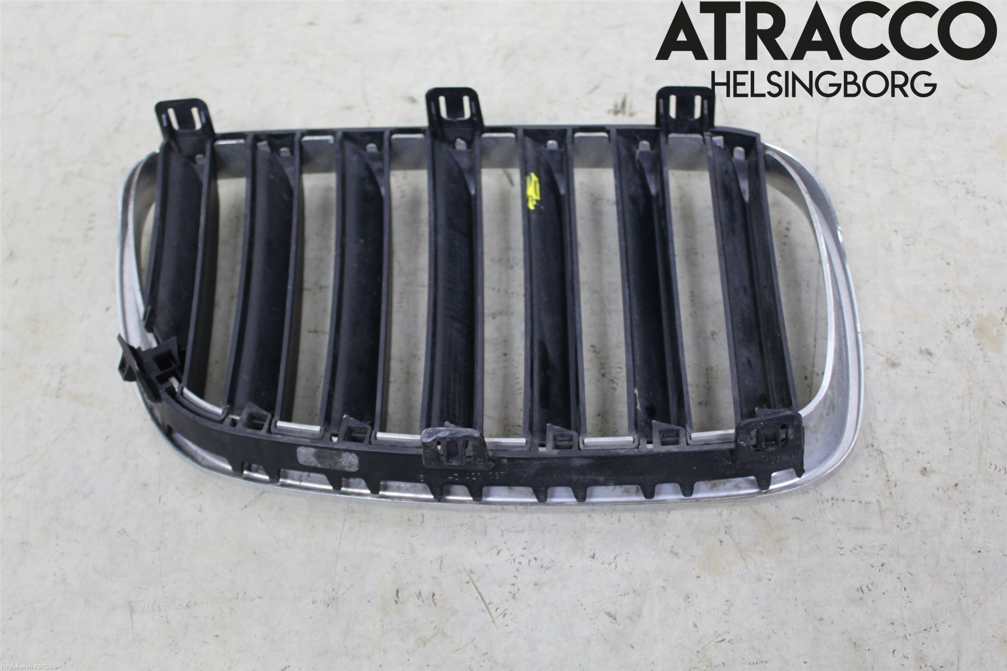 BMW X3 E83     03-10 Grilldel Vänster