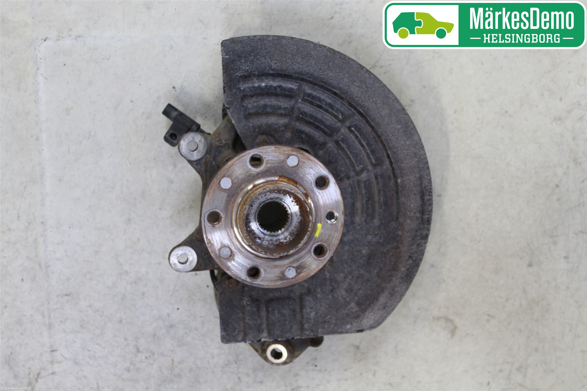 Fiat 500X 15- Hjullagerhus-Spindel Vä B