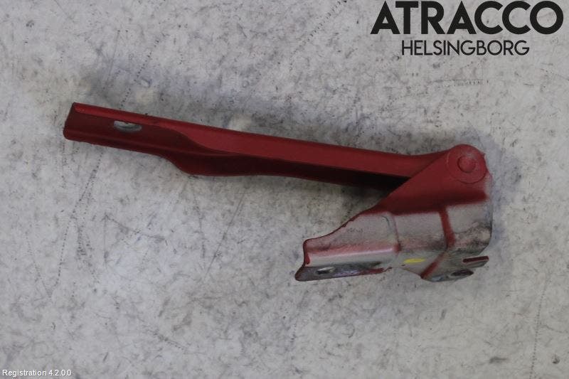 Volkswagen VW POLO 10-17 Huvgångjärn