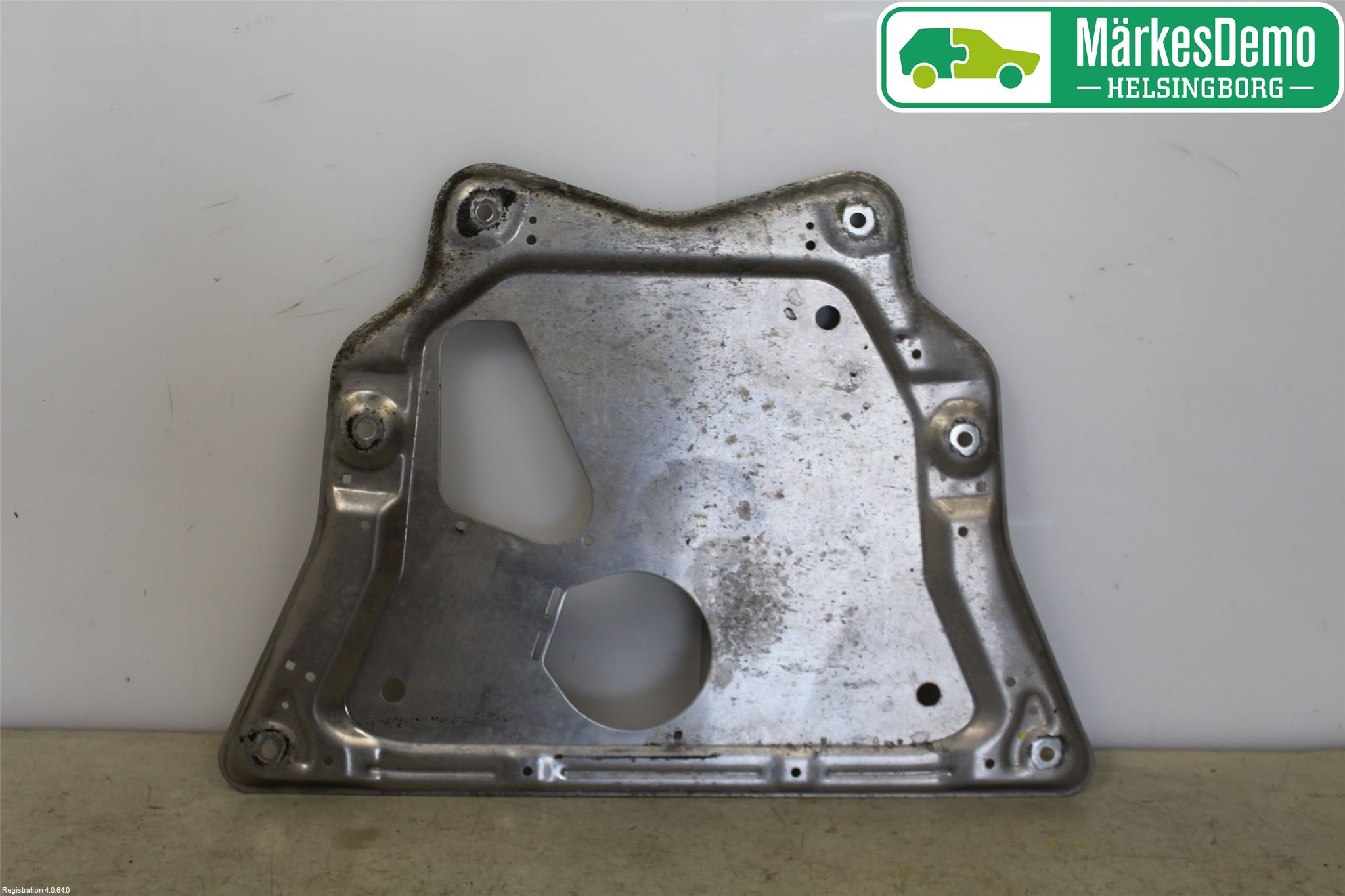 BMW X5 E70 07-13 Hasplåt Plåt-Plast