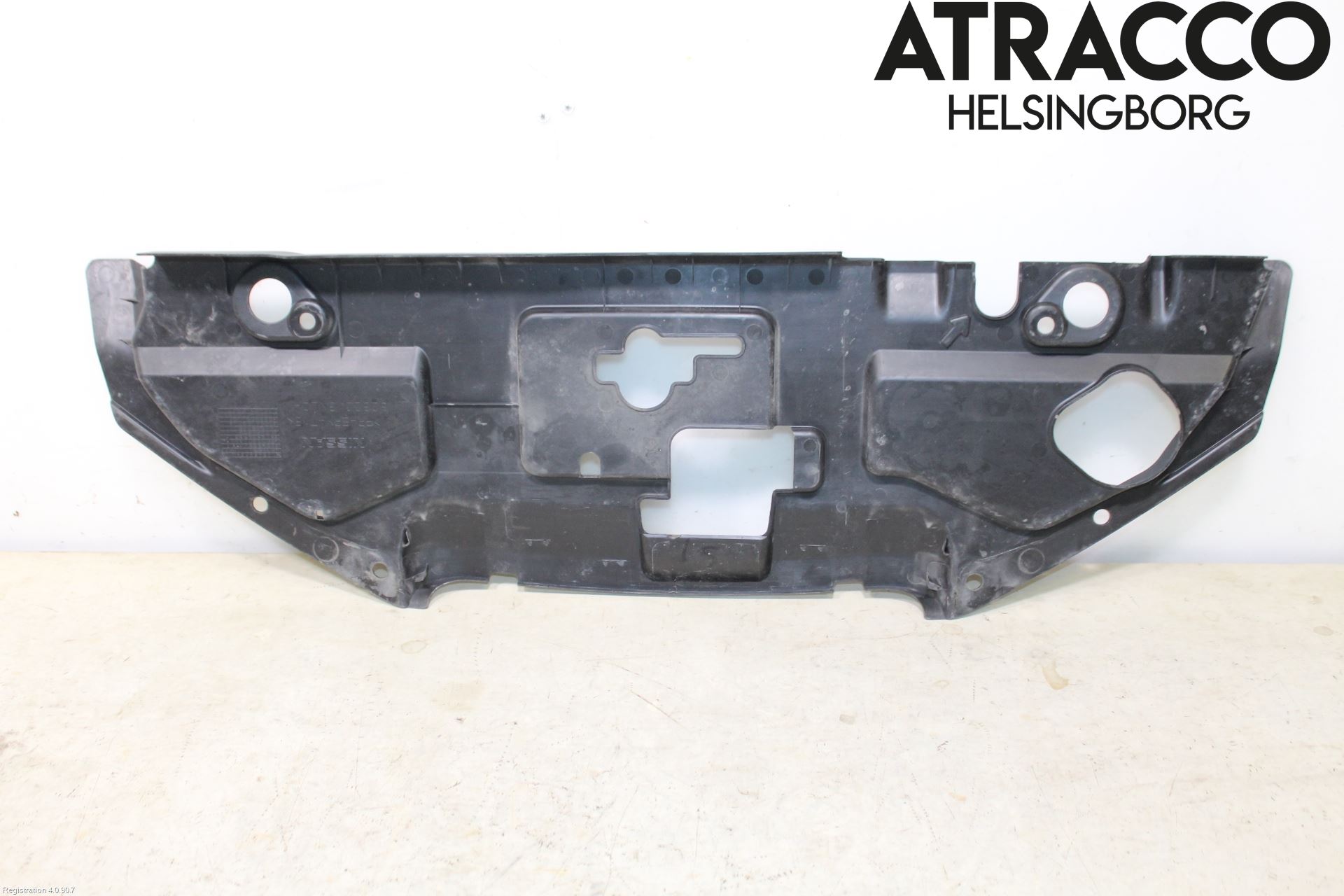 Nissan LEAF 11-17 Front Huvlåsplåt-Balk