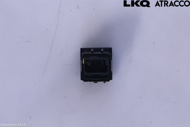 Toyota COROLLA CROSS XG10 22- Strömställare Baklucka