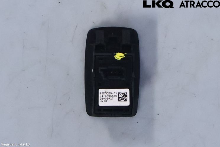 BMW 5 G30/G31/F90 17-23 Strömställare Baklucka