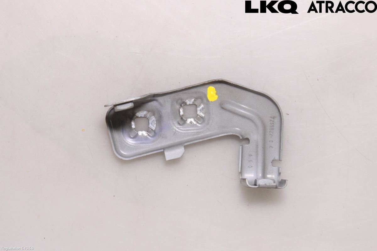BMW 3 F30/F31/F80 12-19 Skärmfäste Fram Hö