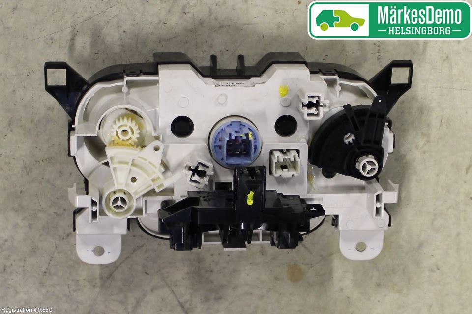 Mazda 2 (DE) 08-15 Värmereglage